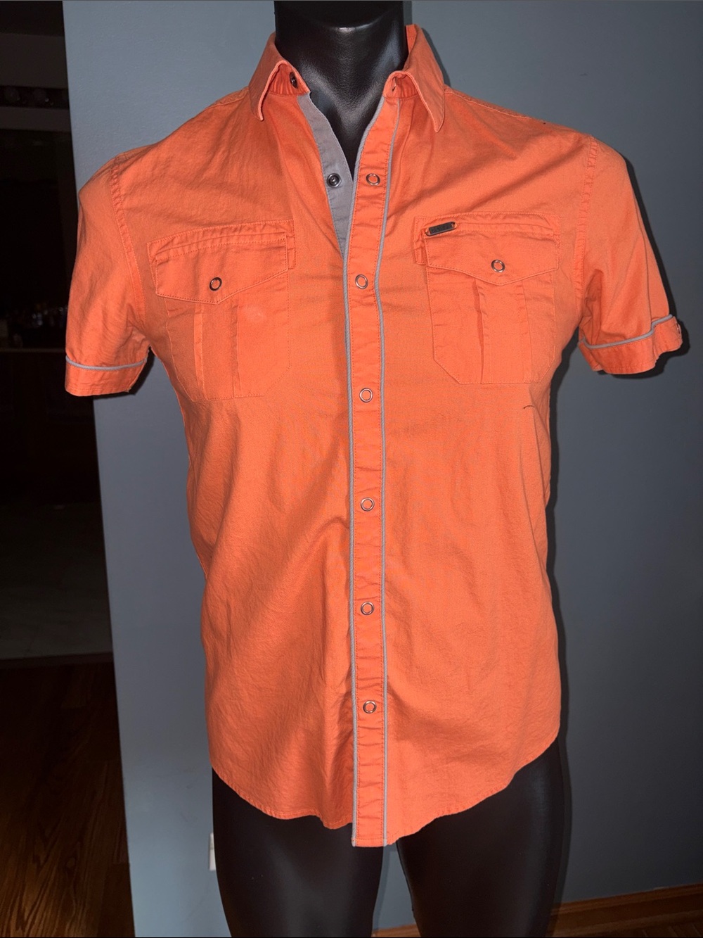 Guess Men's Short-Sleeve Button-Up Shirt in Bright Orange